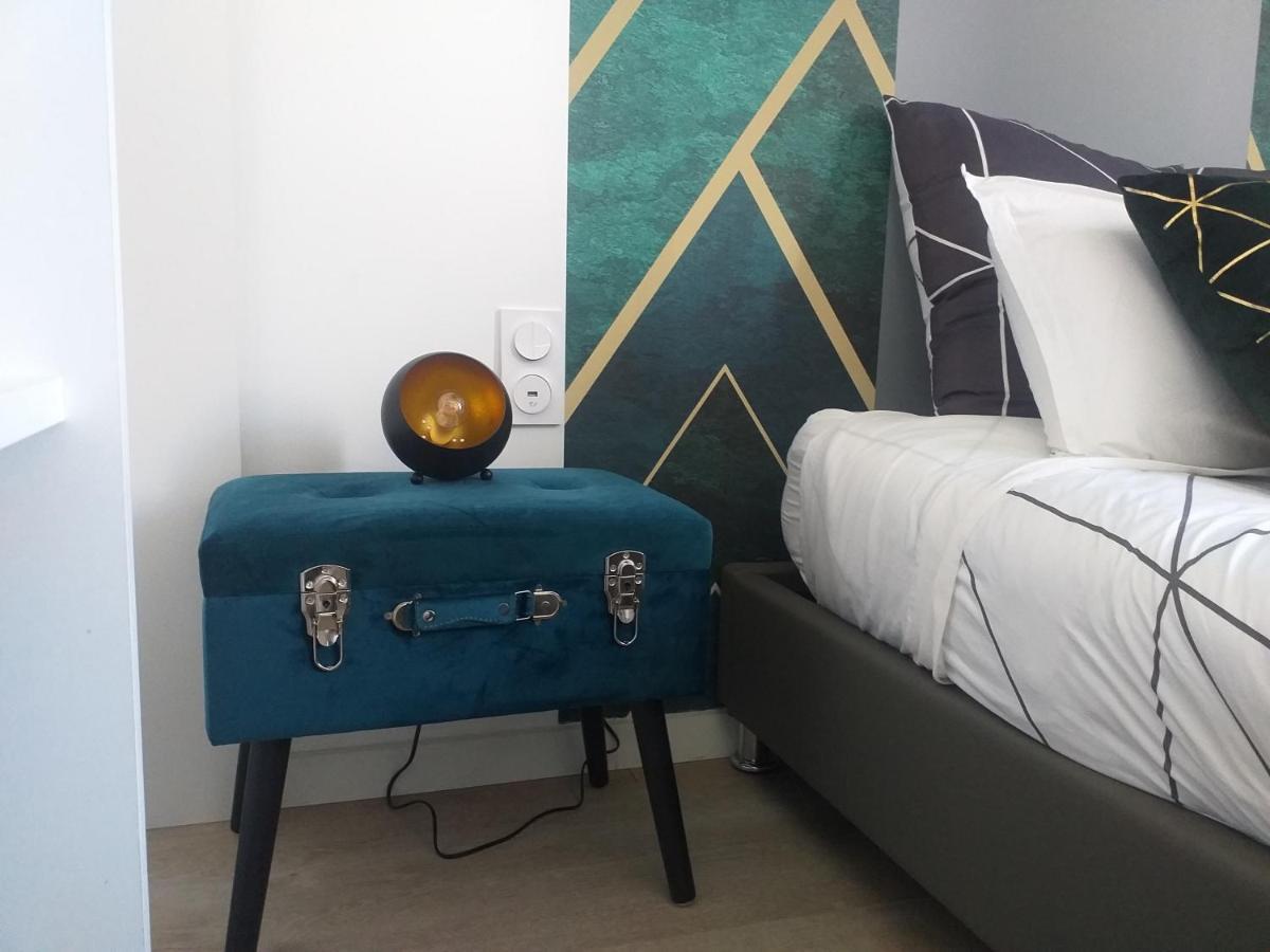 Les Volets Bleus - Deux Appartements Et Un Studio, Jardin Bourges Exterior photo